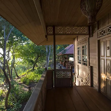 Menjangan Ecolodge - Chse Certified Banyuwedang Exterior photo
